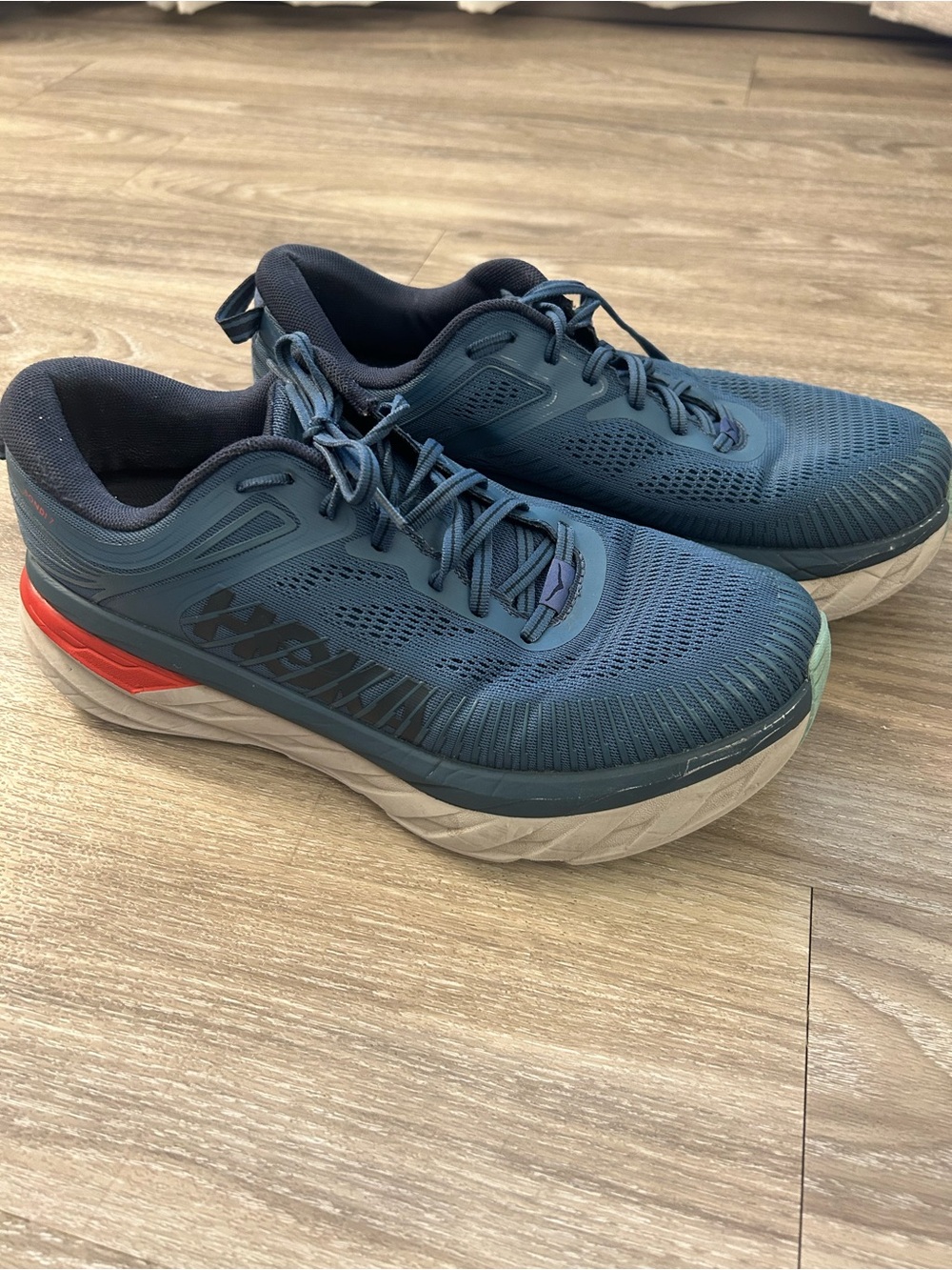 Men’s Hoka One One Bondi 7 Running Shoes